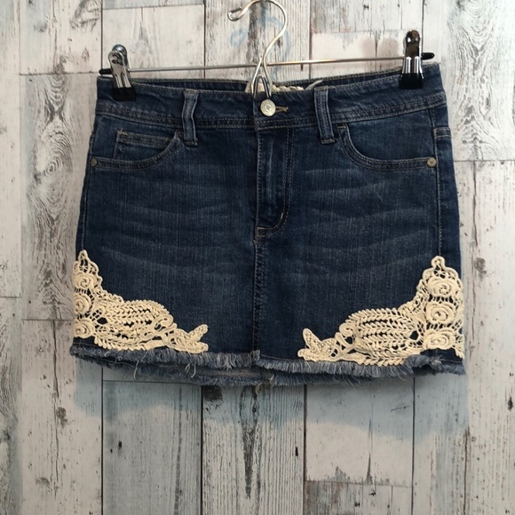 Altair’s State Denim Lace Mini Skirt 25 - Picture 1 of 10